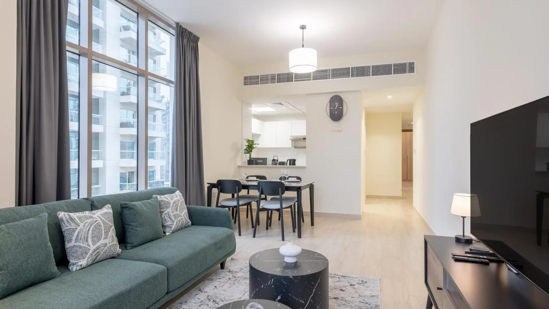 Apartment Canal View, Partial Burj Khalifa View, Brand New Dubai
