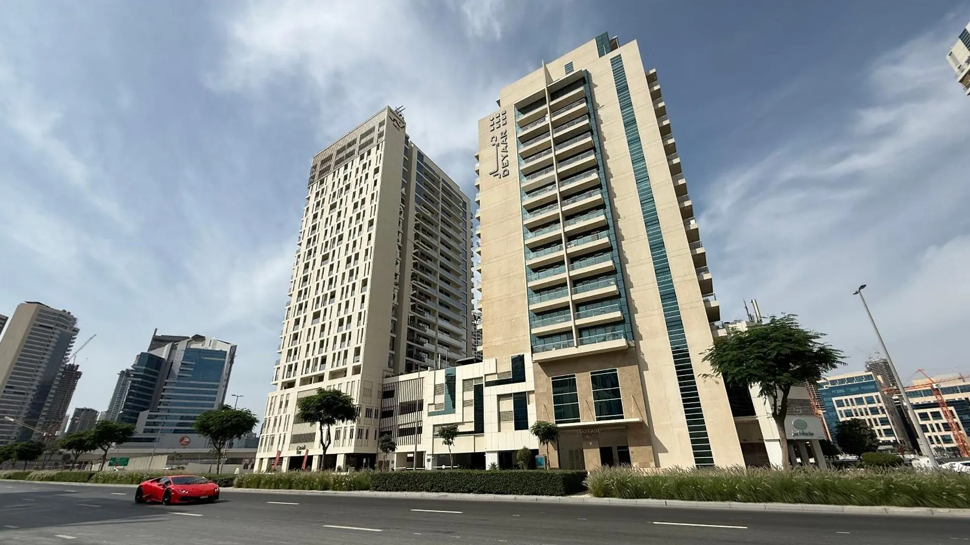 Apartment Canal View, Partial Burj Khalifa View, Brand New Dubai